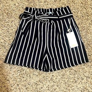 NWT CI Sono black and white height waist shorts size large